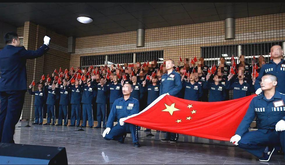 迷糊老人出门迷失方向,民警把他们都安全送回家