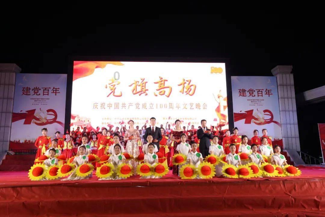 深入探索苍绿色衬衣搭配白色紧身裤,轻松穿出文艺淑女范,这样的穿着你喜欢吗?知识星球,解锁无限知识分享乐趣!